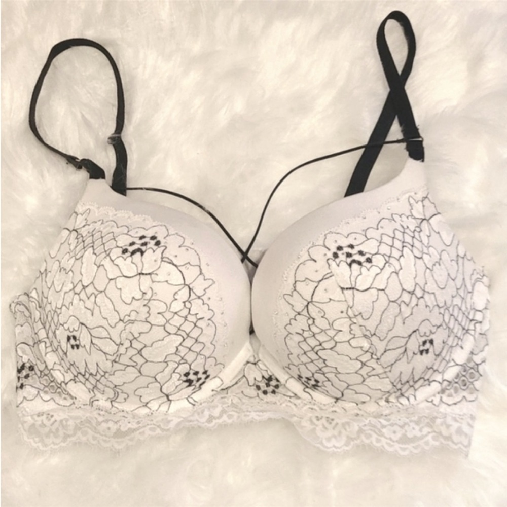 La Senza Push up x 2 with matching panties set